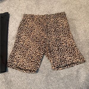 2 pack - black and leopard print biker shorts